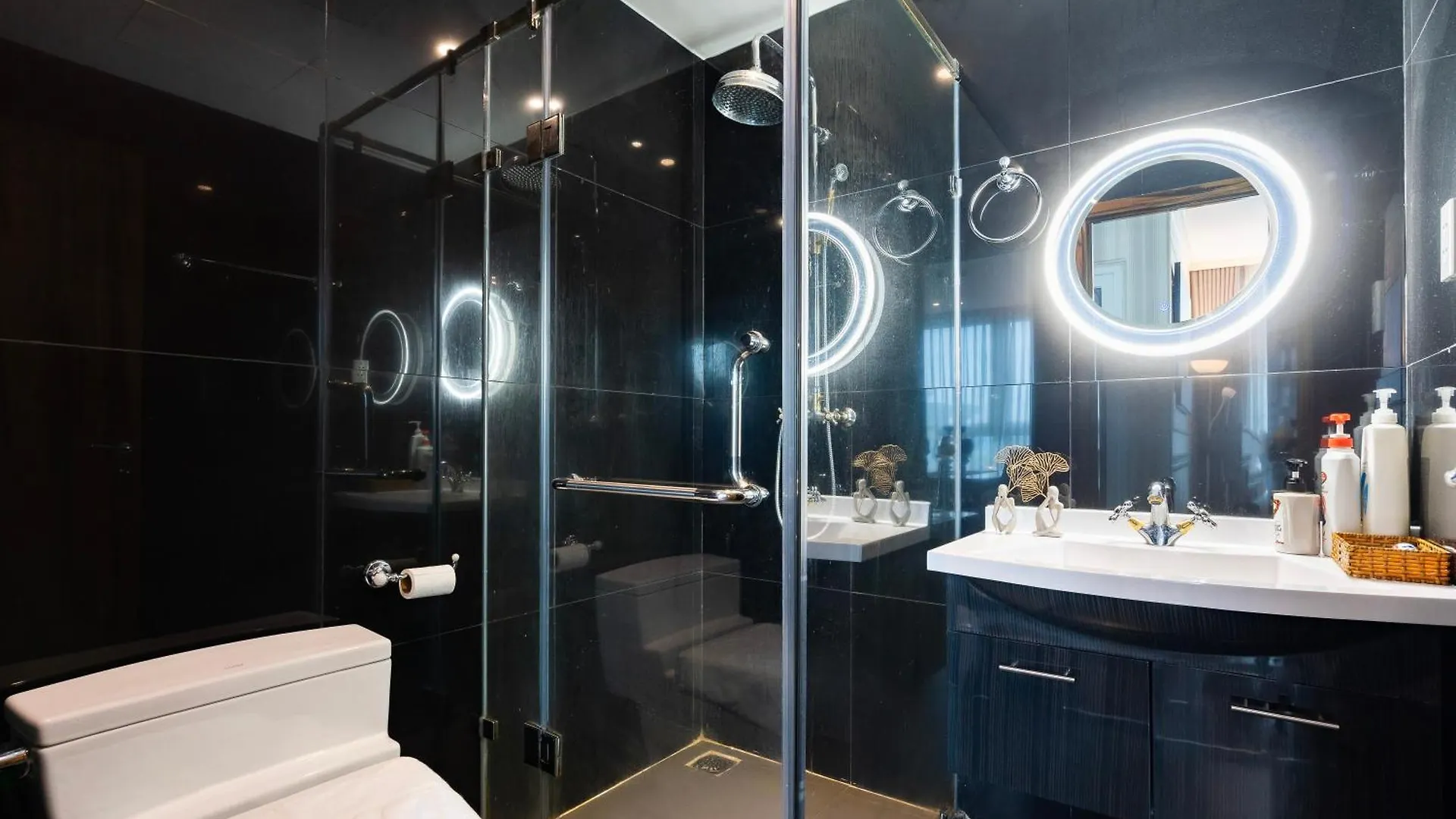 Leman Luxury 3 Bedroom Apartment By Chloe Ho Chi Minh City Vietnam