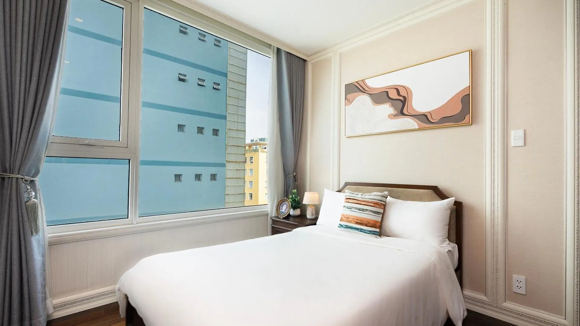 Leman Luxury 3 Bedroom Apartment By Chloe Ho Chi Minh City