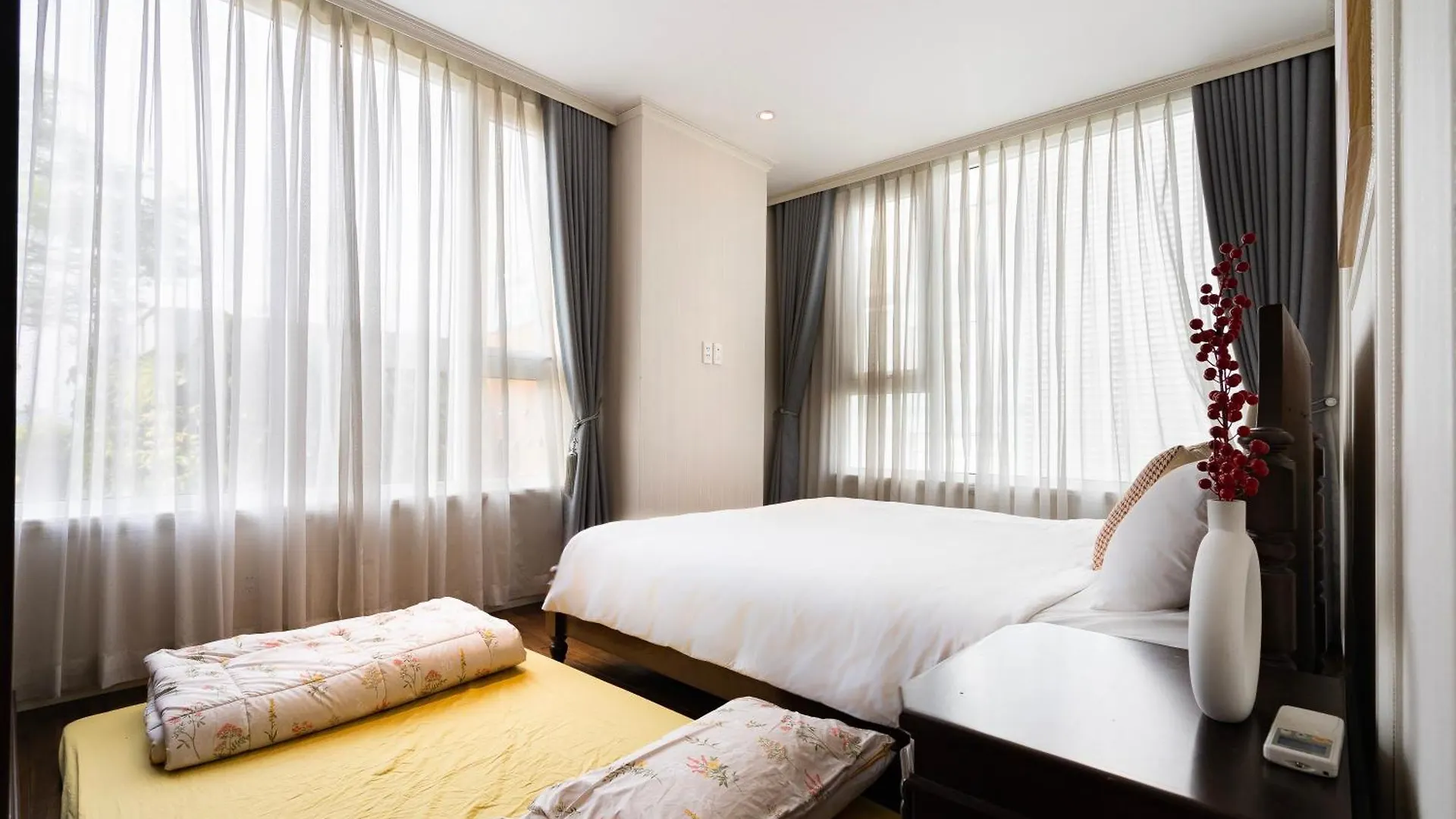 Leman Luxury 3 Bedroom Apartment By Chloe Ho Chi Minh City