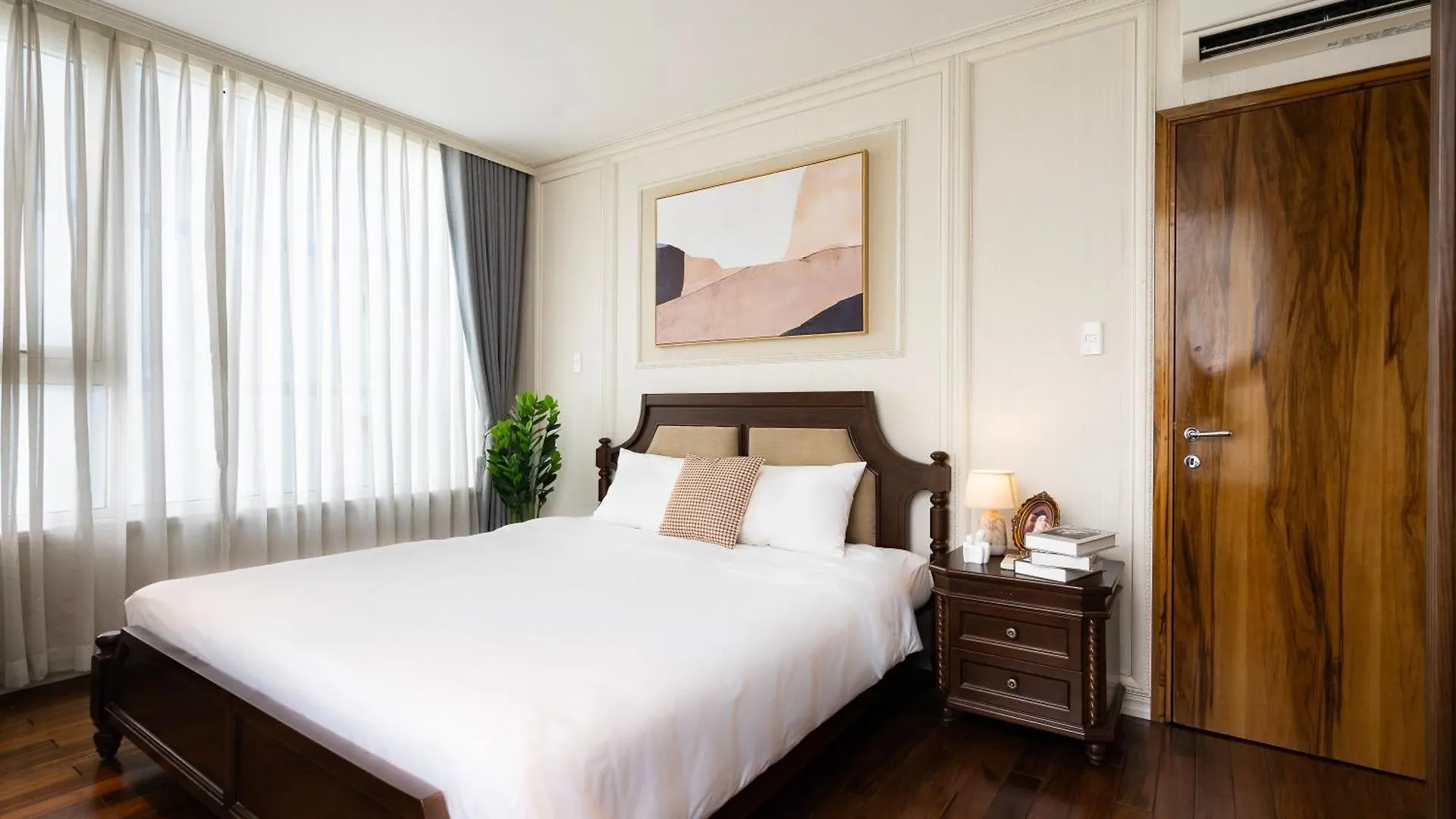 Leman Luxury 3 Bedroom Apartment By Chloe Ho Chi Minh City