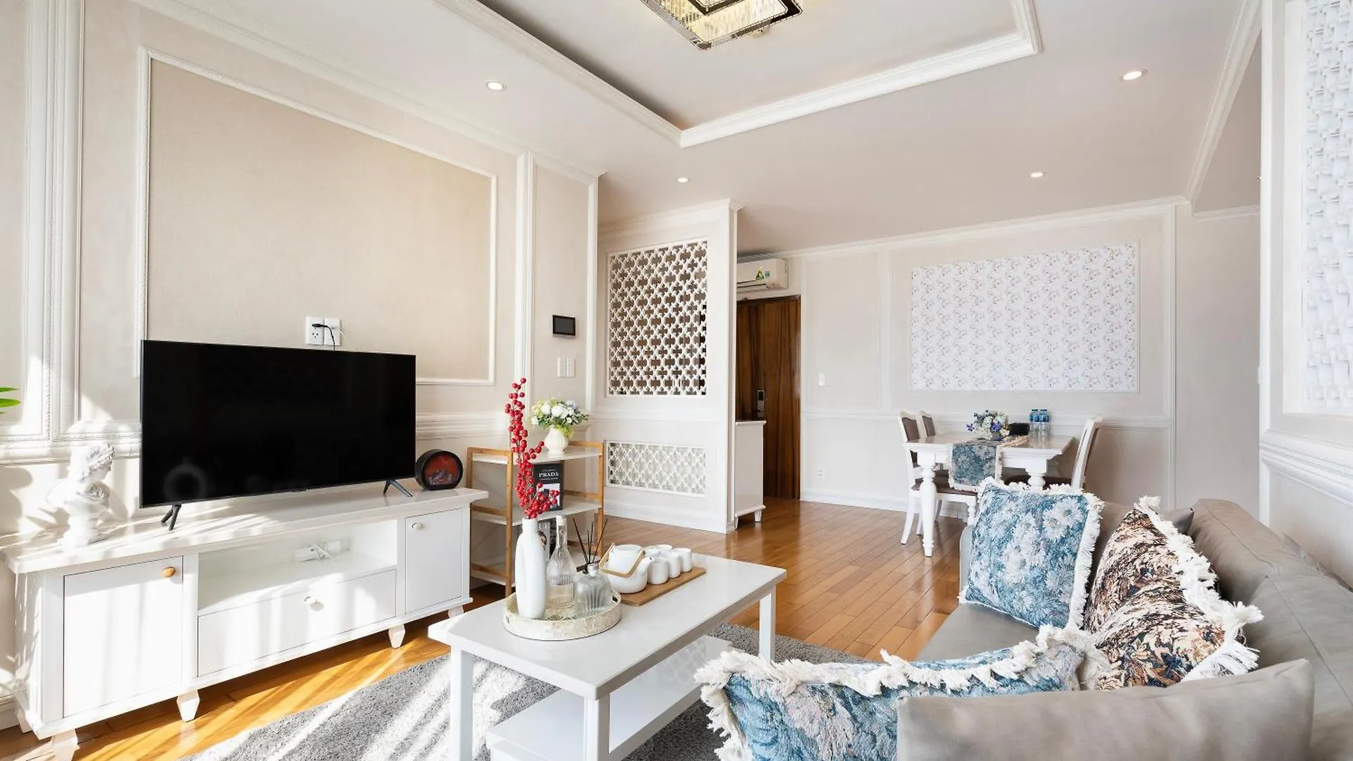 Leman Luxury 3 Bedroom Apartment By Chloe Ho Chi Minh City Vietnam
